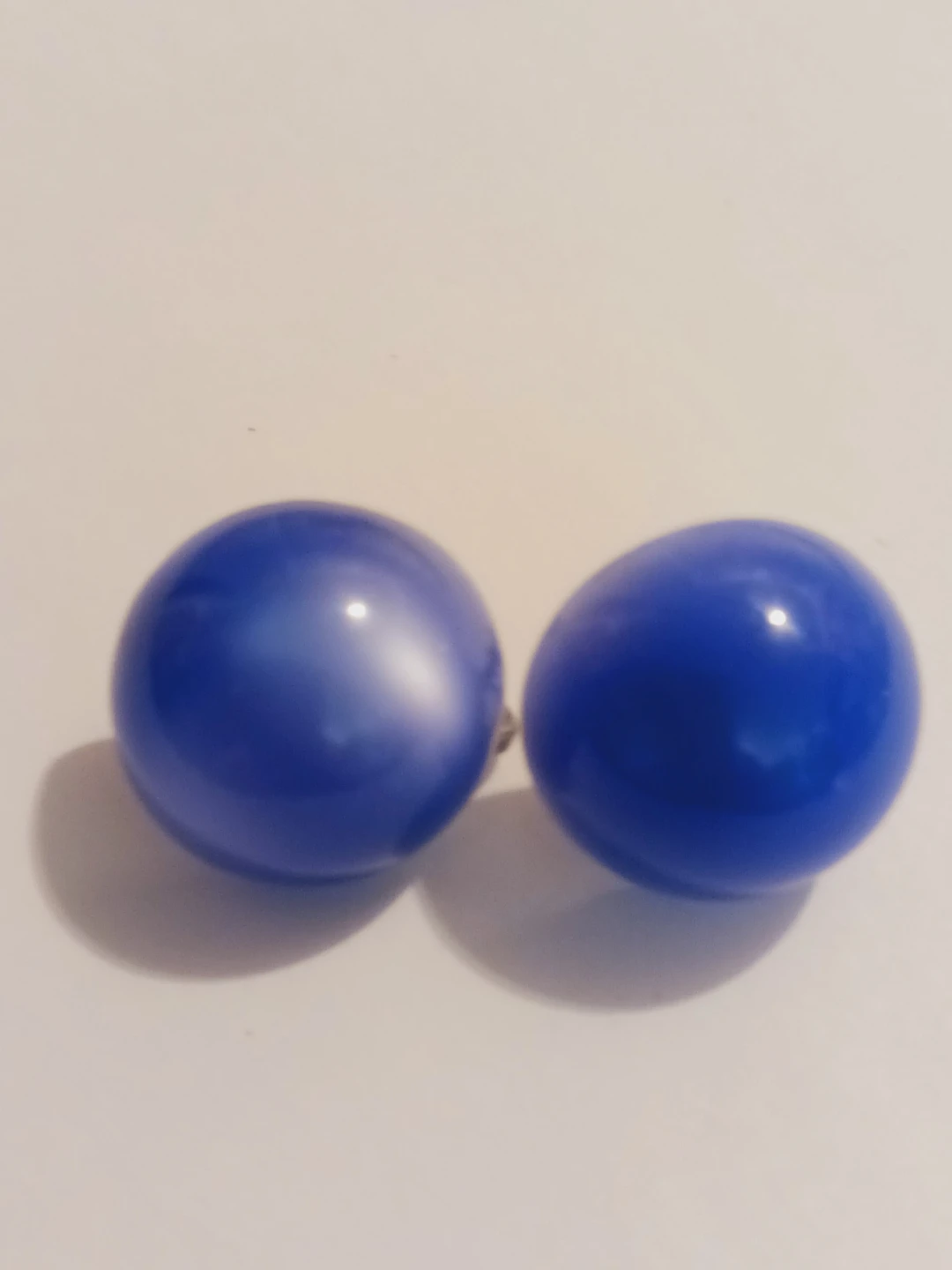 Cats Eye Blue Lucite Screw-Back Vintage Earrings - photo 2