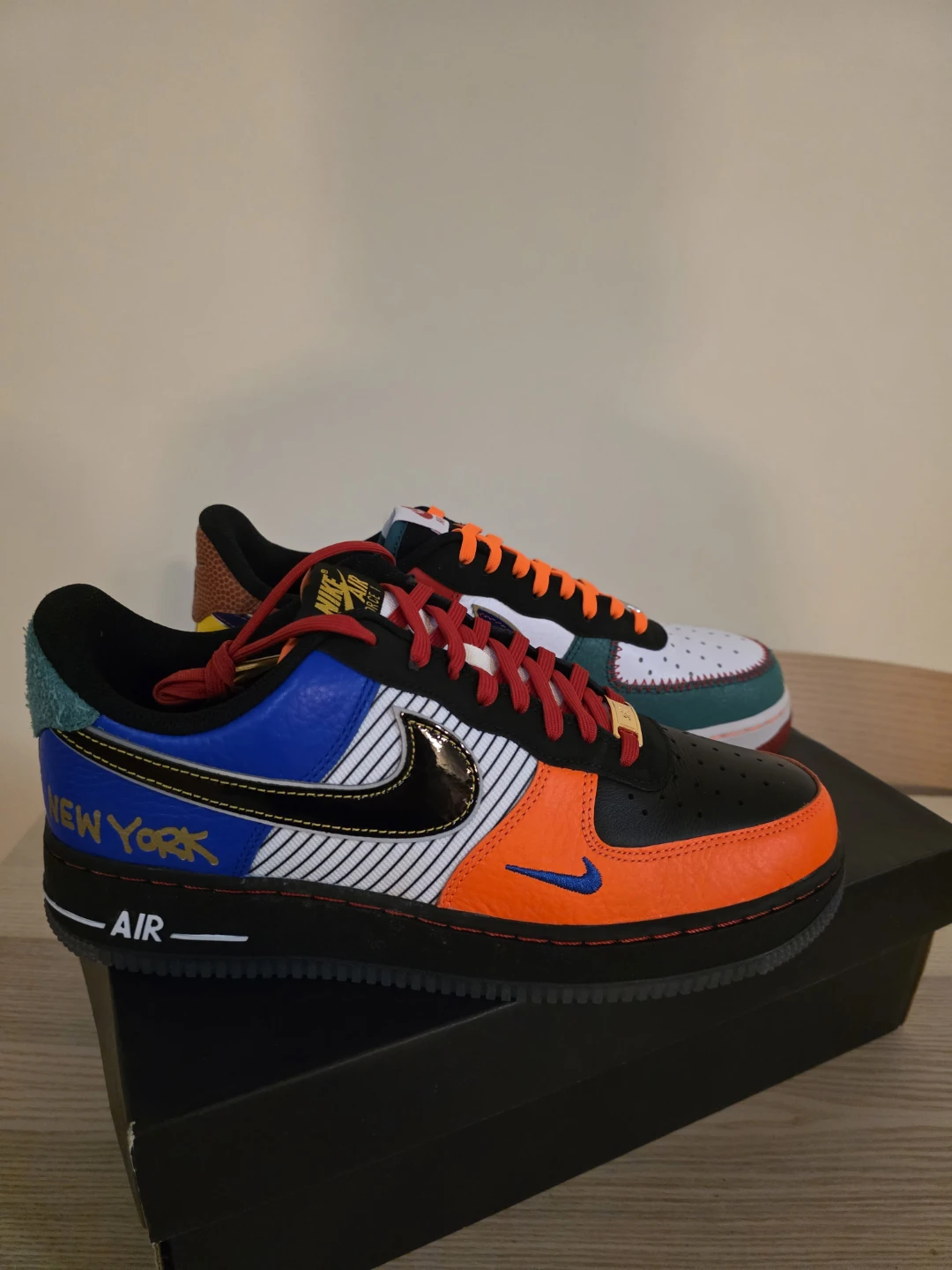 Nike Air Force 1 '07 LV8 New York Sneakers