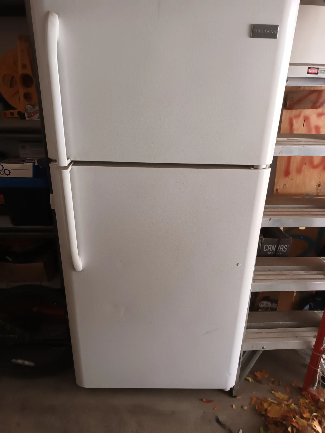 Frigidaire White Top-Freezer Refrigerator
