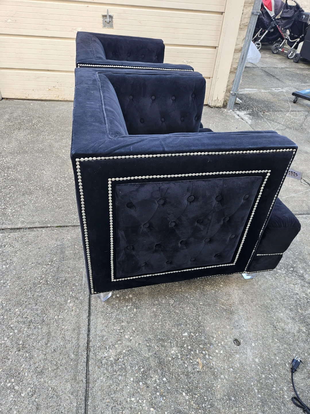 2 beautiful black velvet large chairs - photo 5