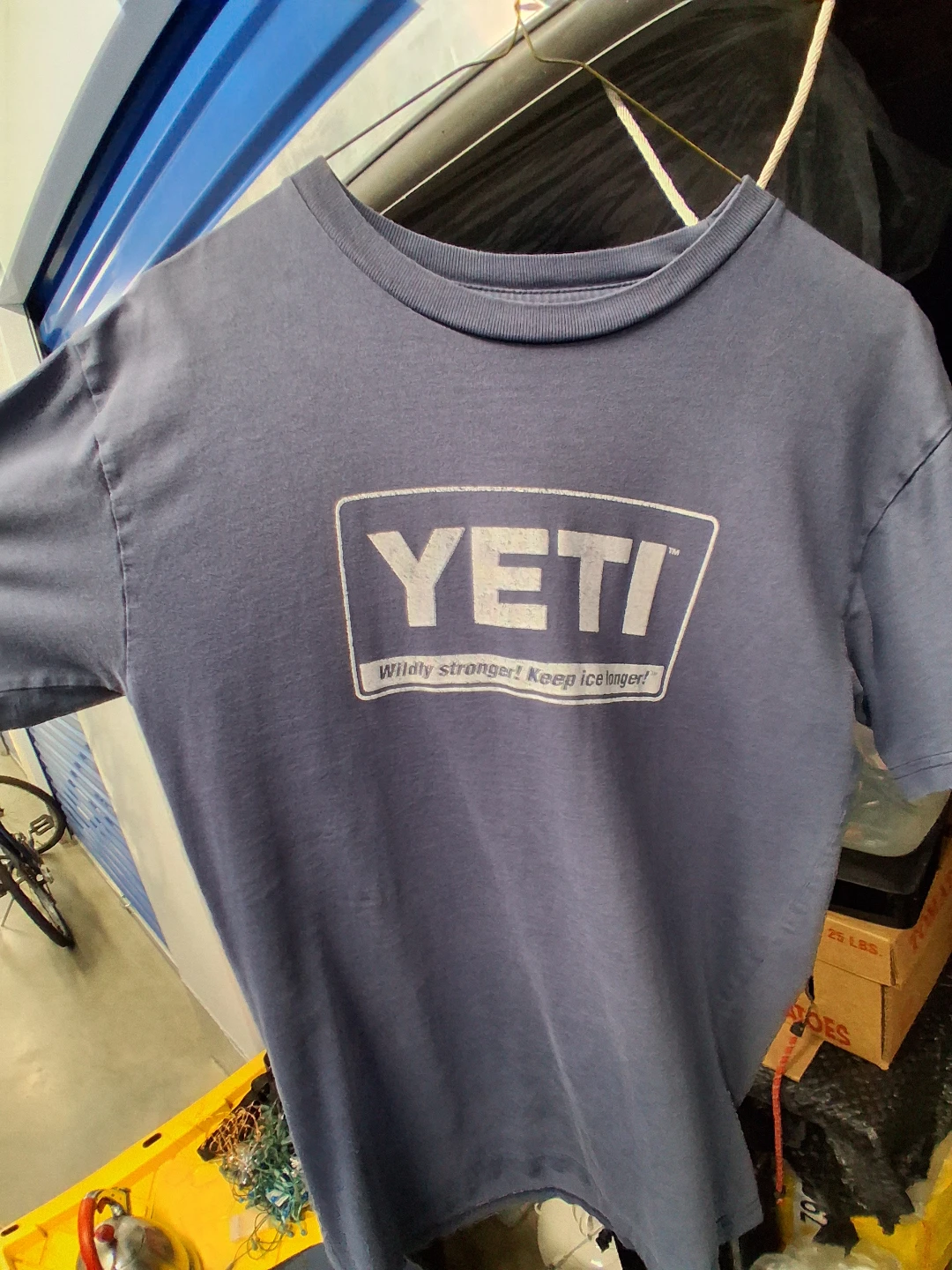 Yeti Graphic T-Shirt Blue Medium size