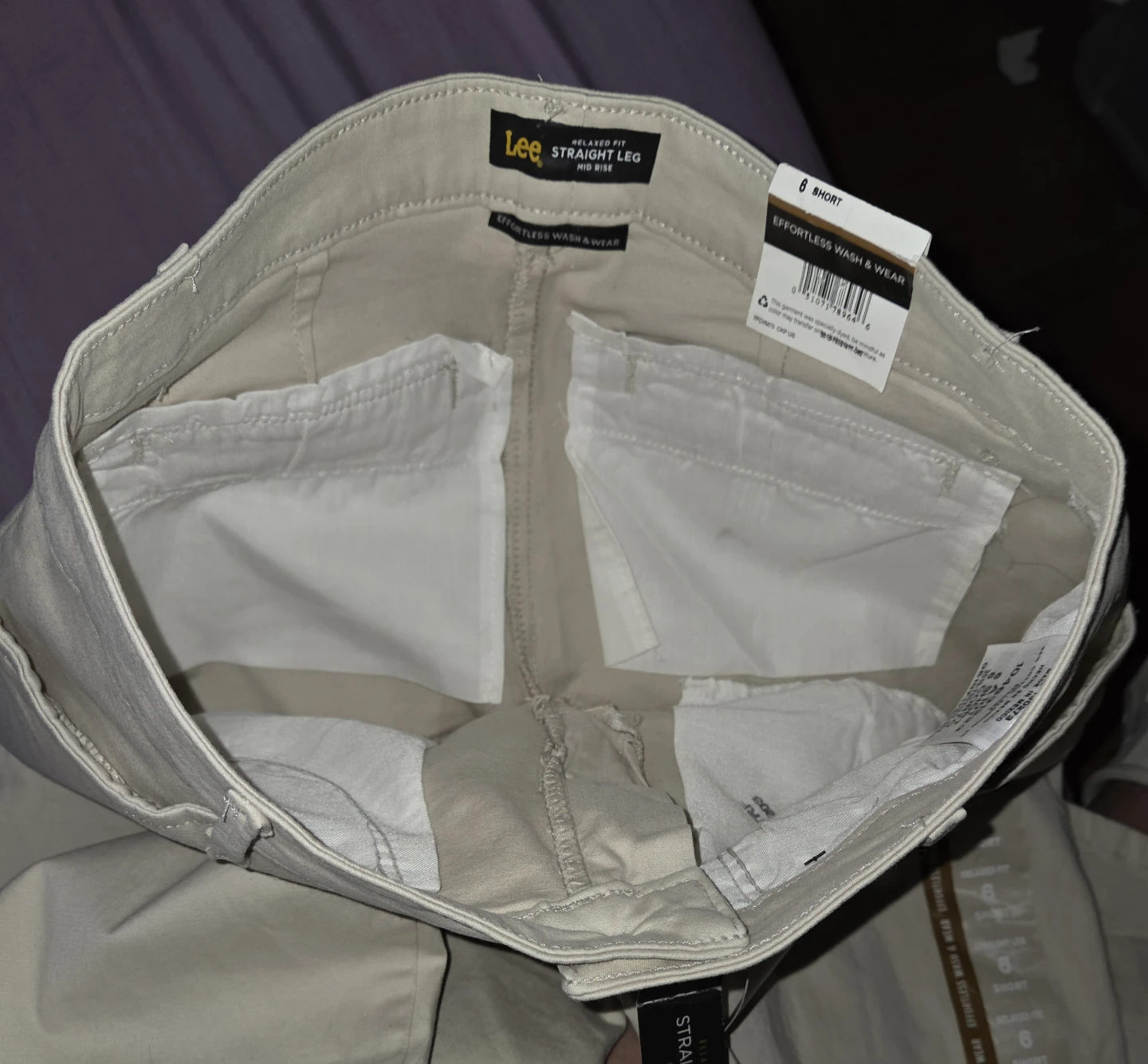 Lee Mid-Rise Straight Leg Short Khakis in a Women's 6 - photo 4