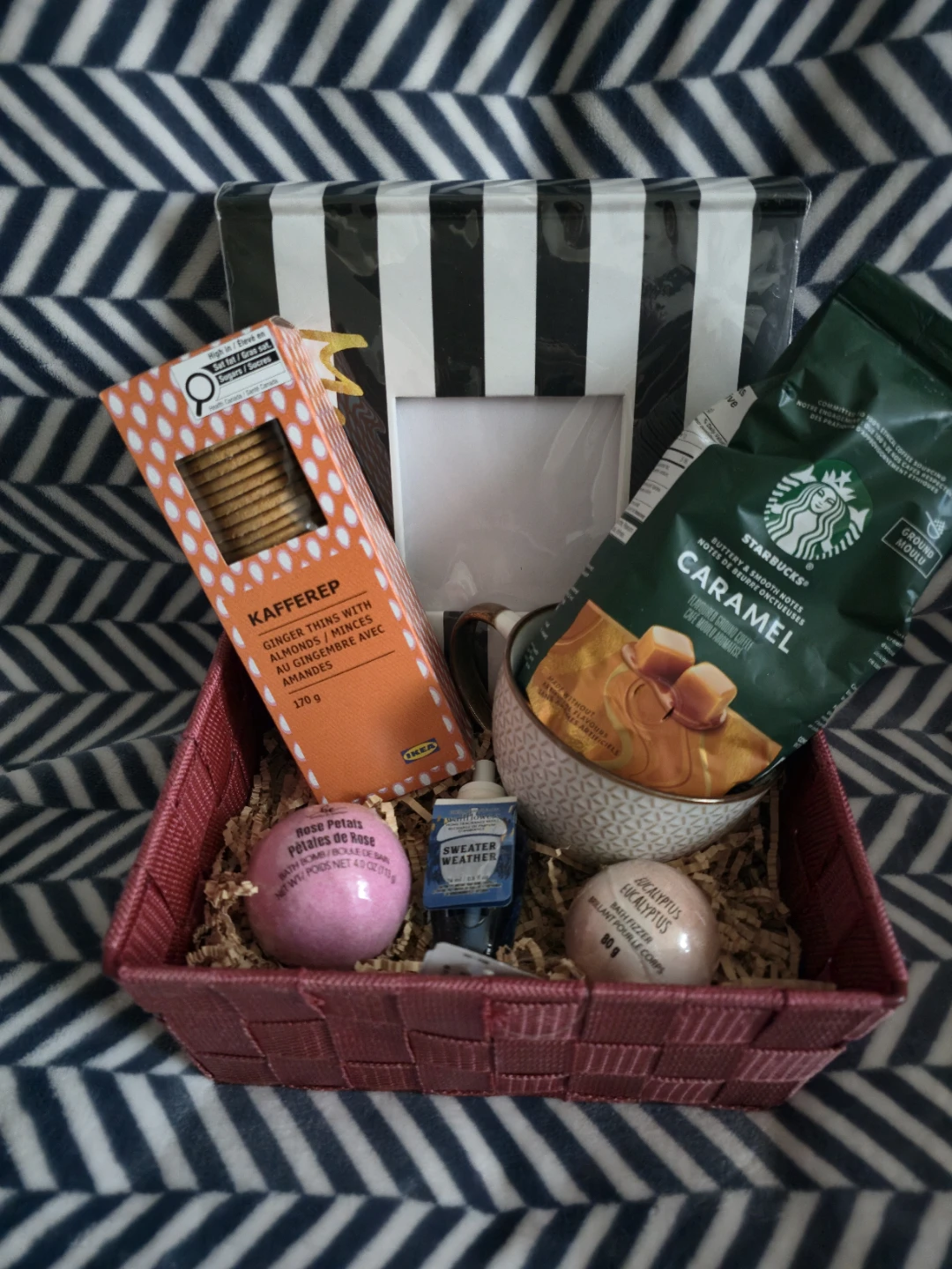 Cozy basket