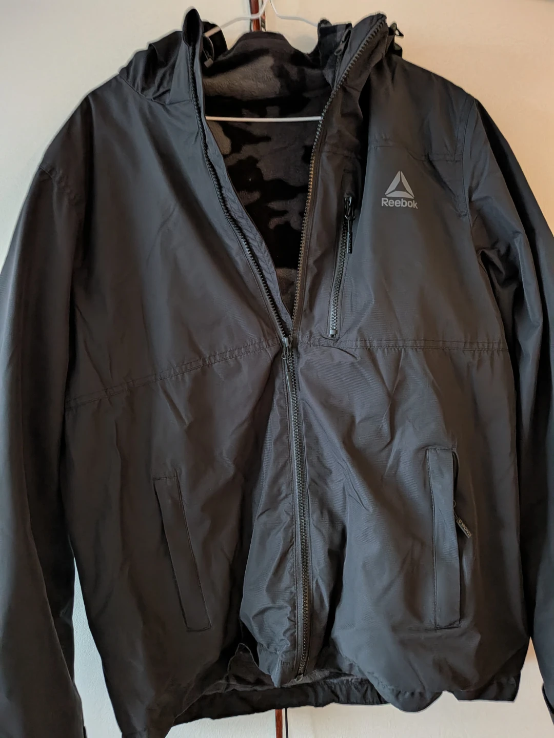 Brand new Reebok 4-in-1 System Jacket - Black, Size Medium