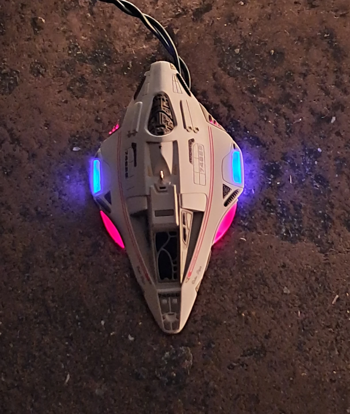 2002 Hallmark Star Trek Delta Flyer Ornament - photo 3
