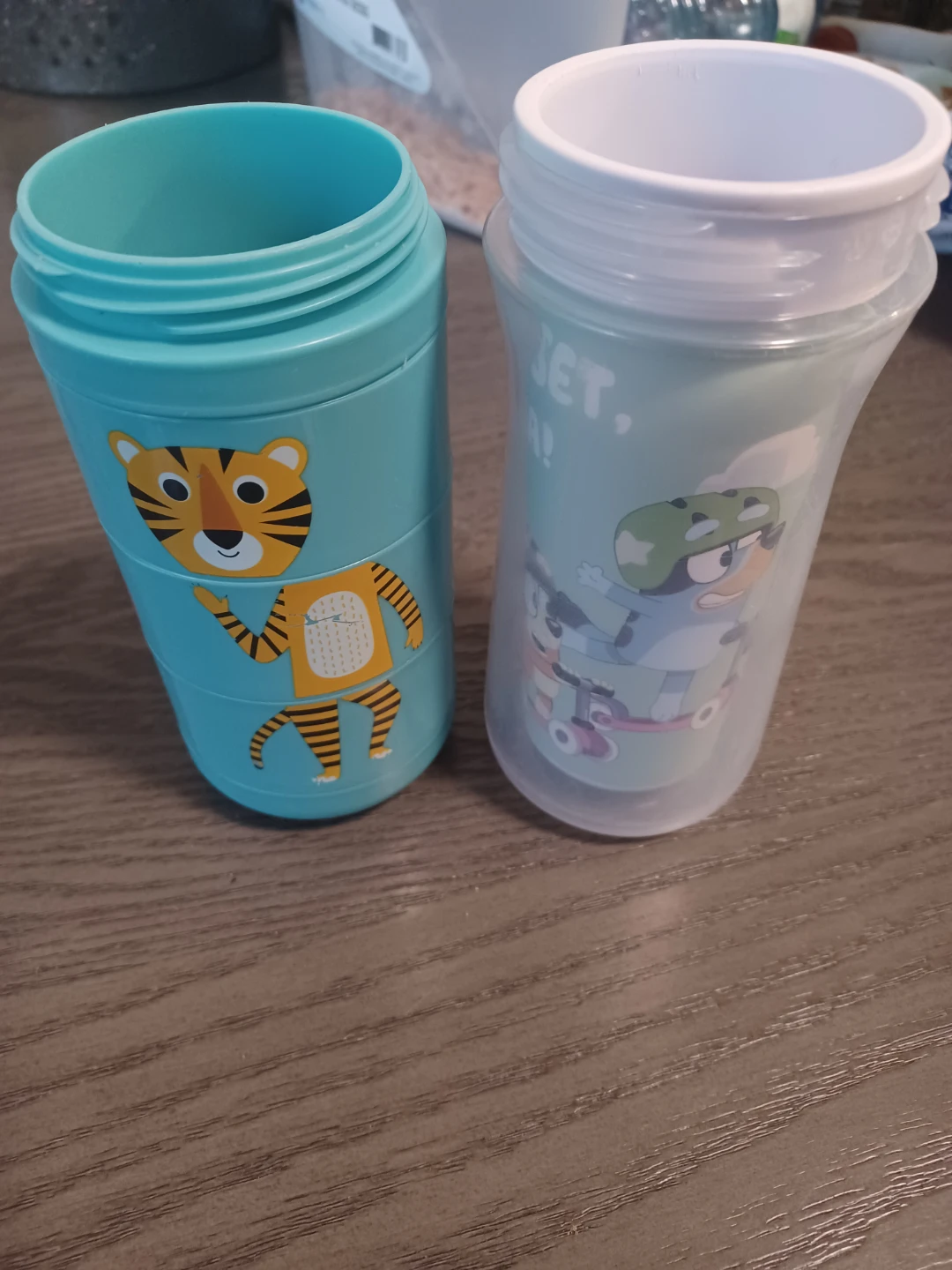 Two Kids cups