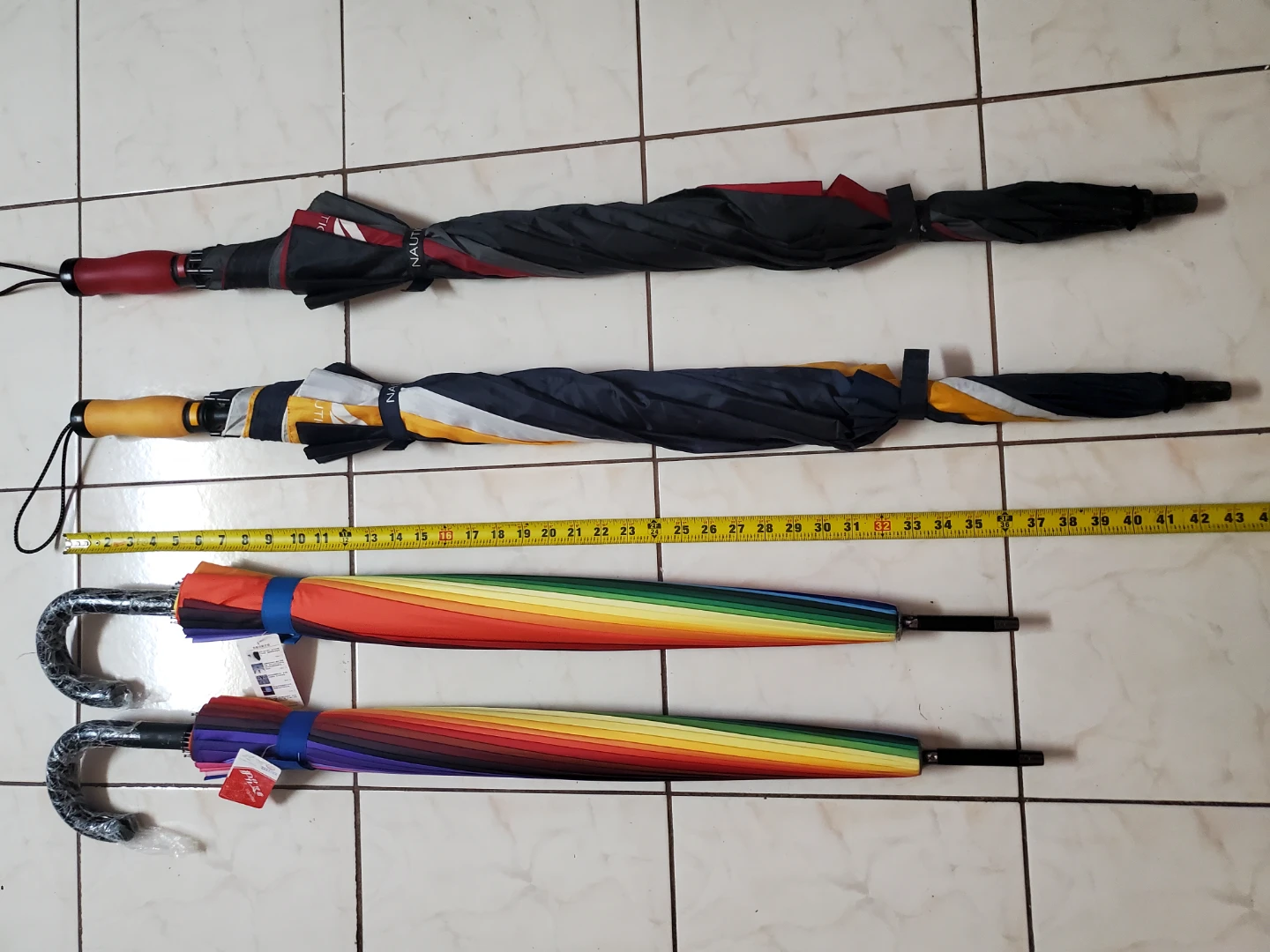 Set of 4 Assorted Umbrellas - photo 2