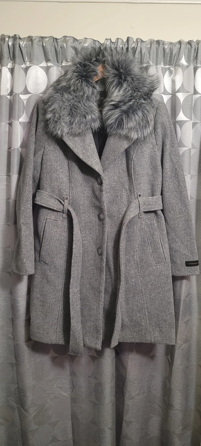 LAURA Grey Wool-Blend Coat with Faux Fur Collar