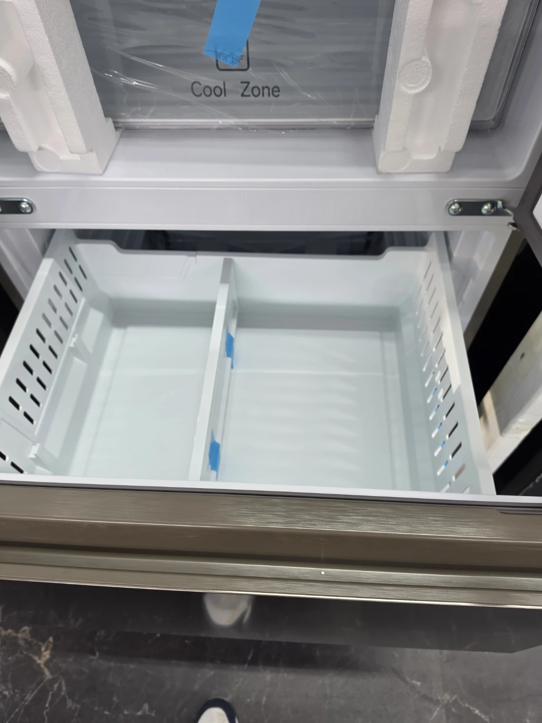 Haier 28in Stainless Steel French Door Refrigerator - photo 3