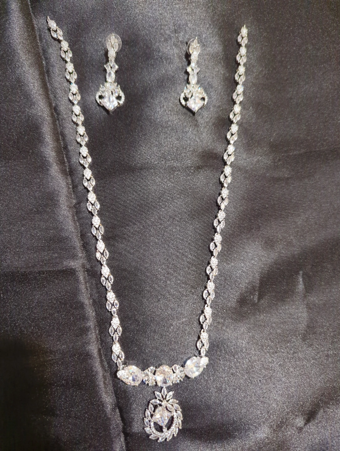 High Quality Cubic Zirconia Necklace and Earring Set