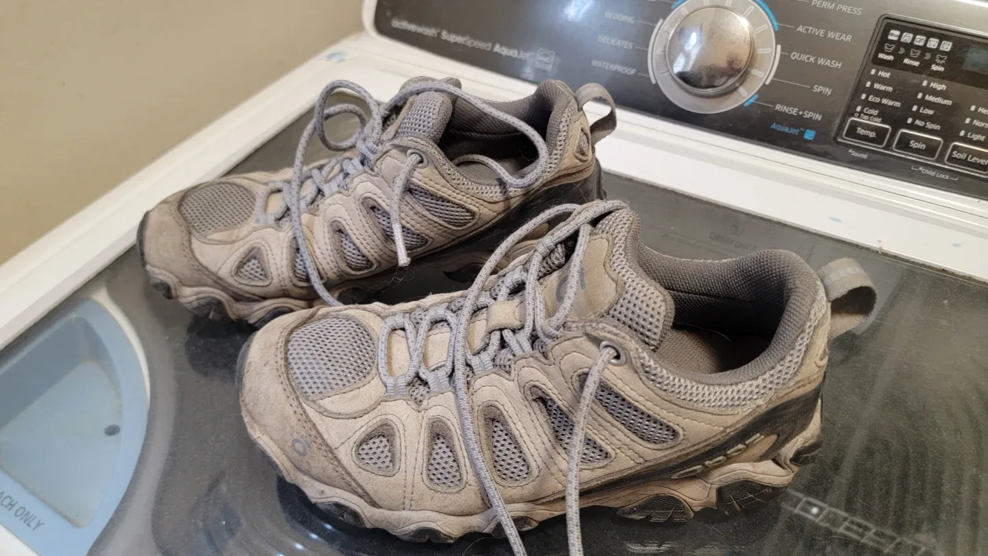 Size 8 Oboz Hiking Shoes