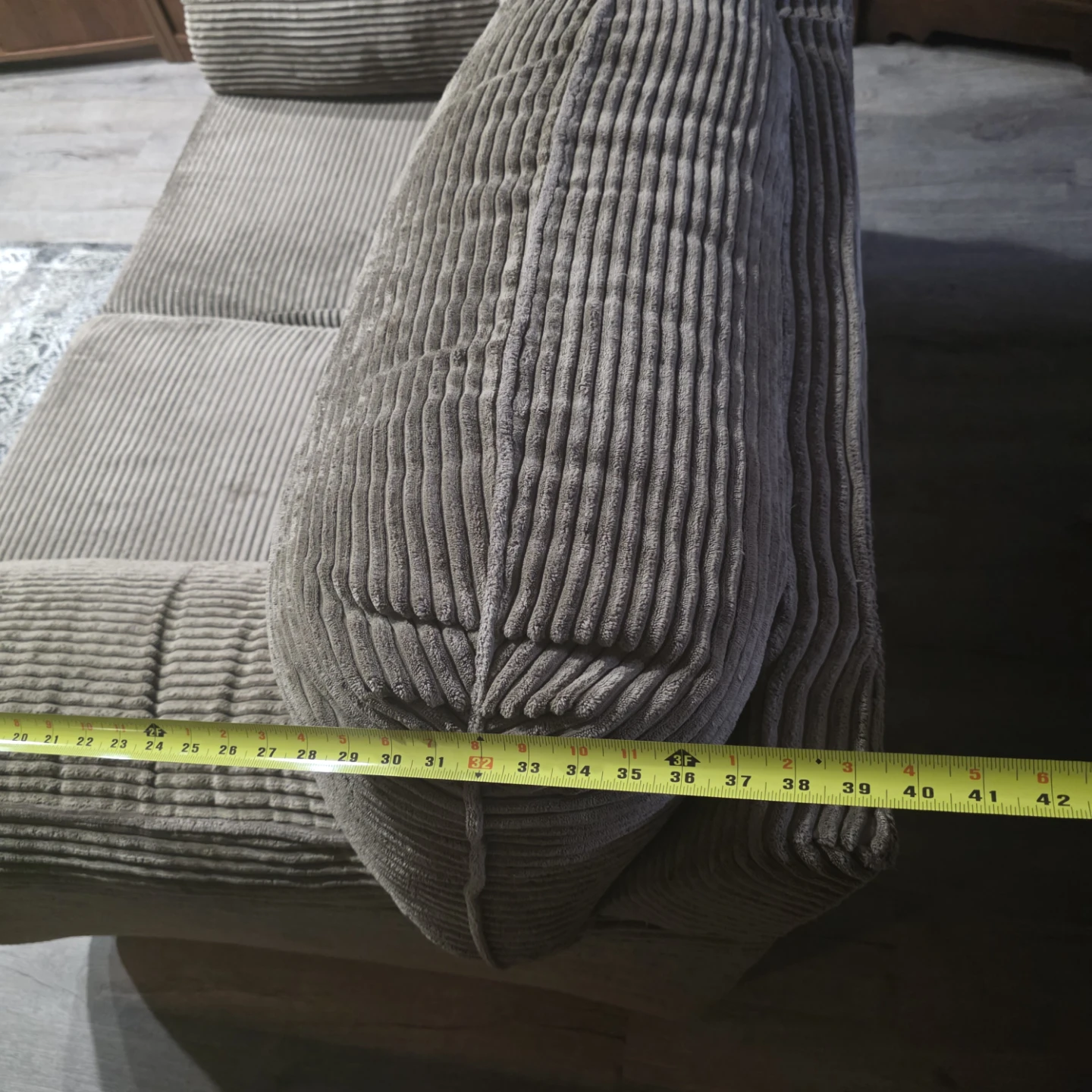 Chenille couch  and  coffee table - photo 5
