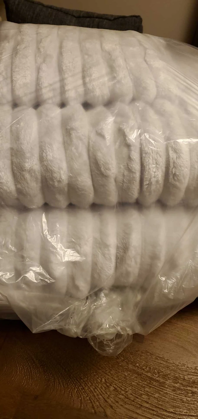 New Queen White Faux Fur Bedding Set - photo 2