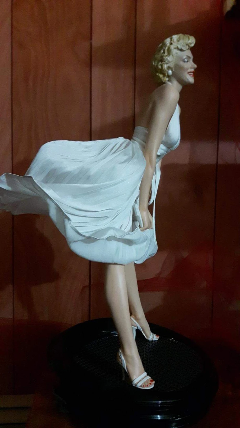 Blitzway Marilyn Monroe 1/4 Scale Collectible Statue - photo 4
