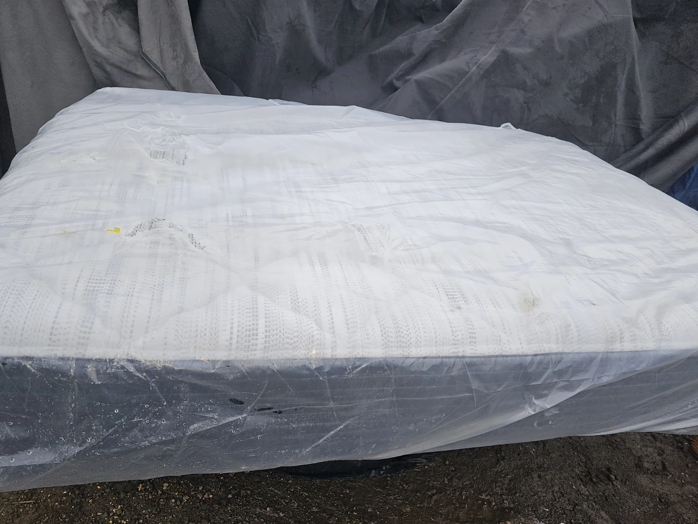 Queen size Spring mattress - photo 5