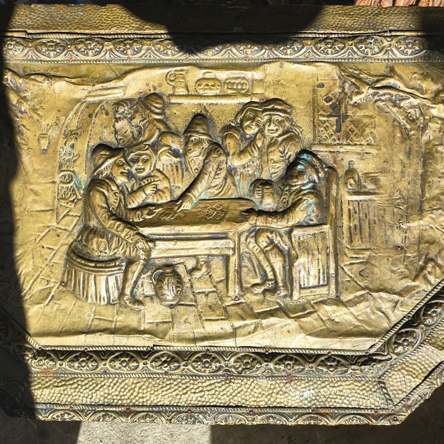 Vintage Embossed Brass Log Box - photo 3