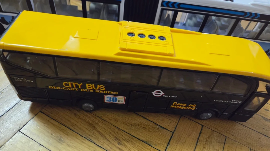 Set of Two City Bus Toy Models - photo 2
