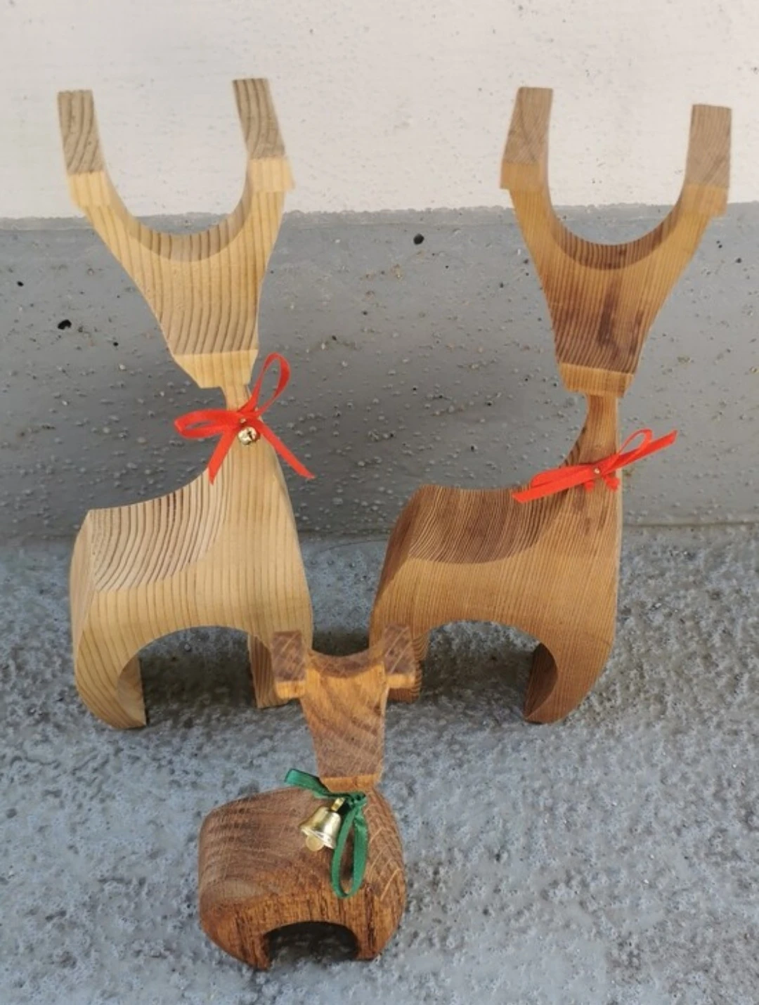 Vintage MCM Scandinavian Style Wooden Reindeers Set of 3 - photo 2