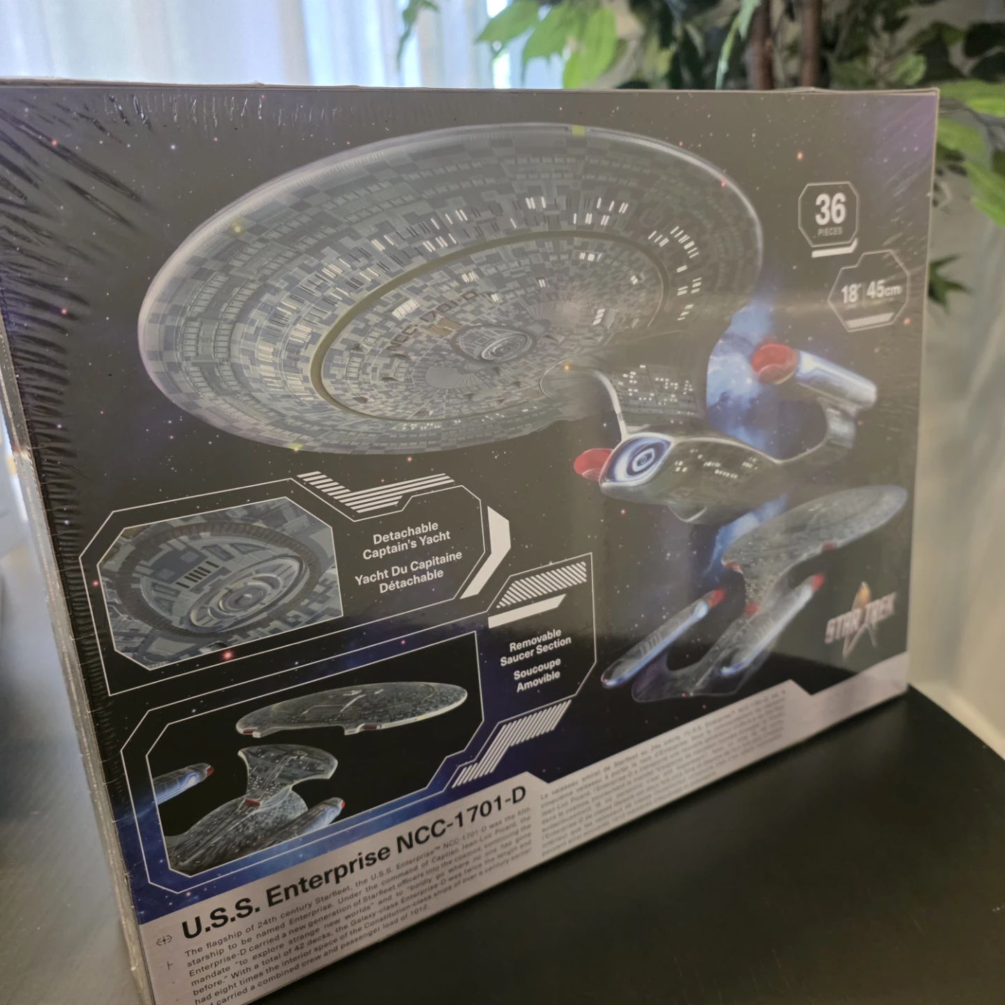 AMT Star Trek U.S.S. Enterprise NCC-1701-D Model Kit - photo 2