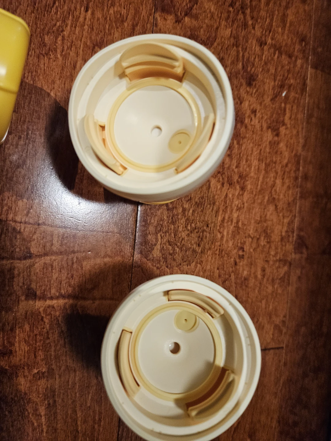 2 Medela calma and 5x 150ml Breast Milk Bottles - photo 3