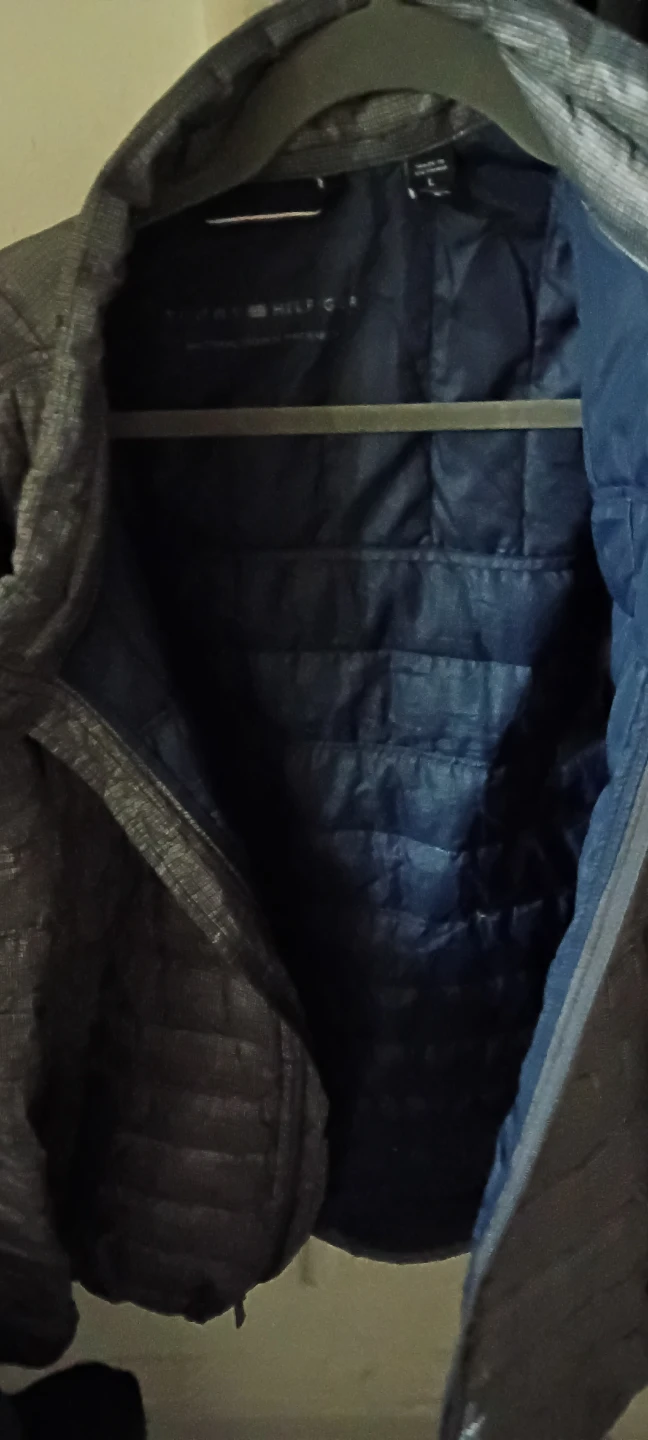 Tommy Hilfiger Puffer Jacket Grey Light. LARGE Like New - photo 2