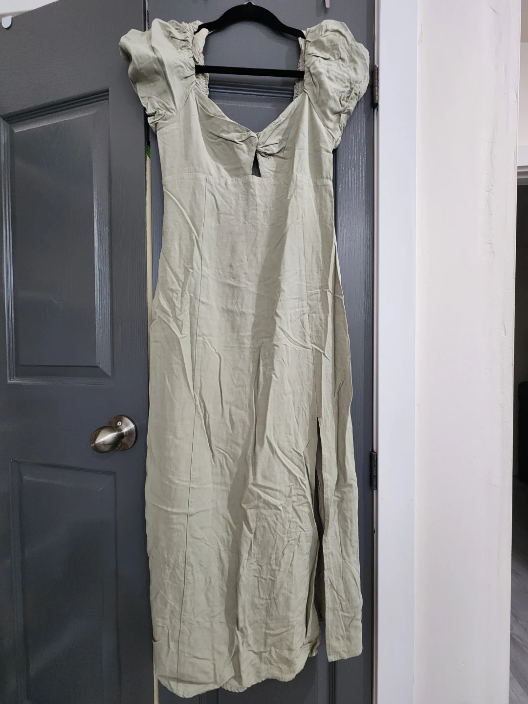 Sage green puff sleeve midi dress - photo 5