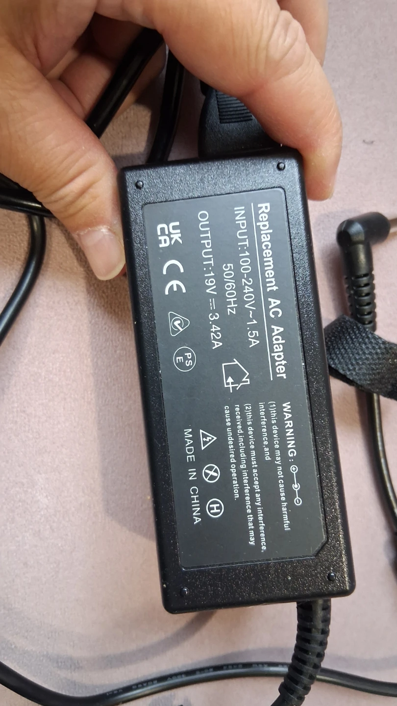 19V AC power adaptor 5mm x 2.1mm jack - photo 2
