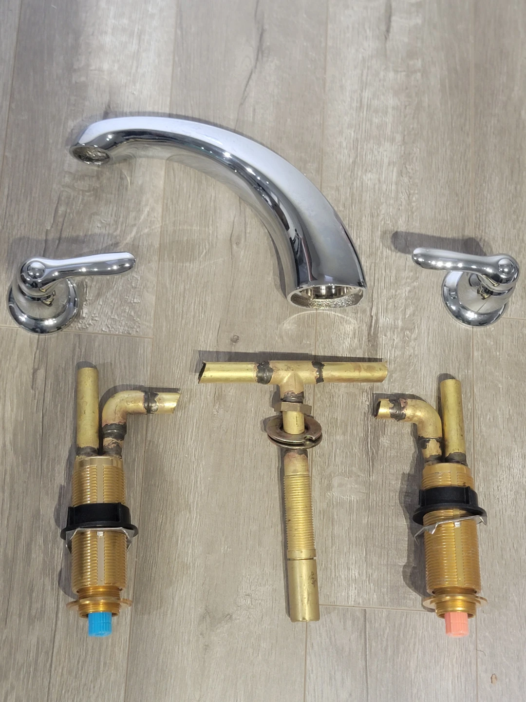 Three-piece bathroom faucet set