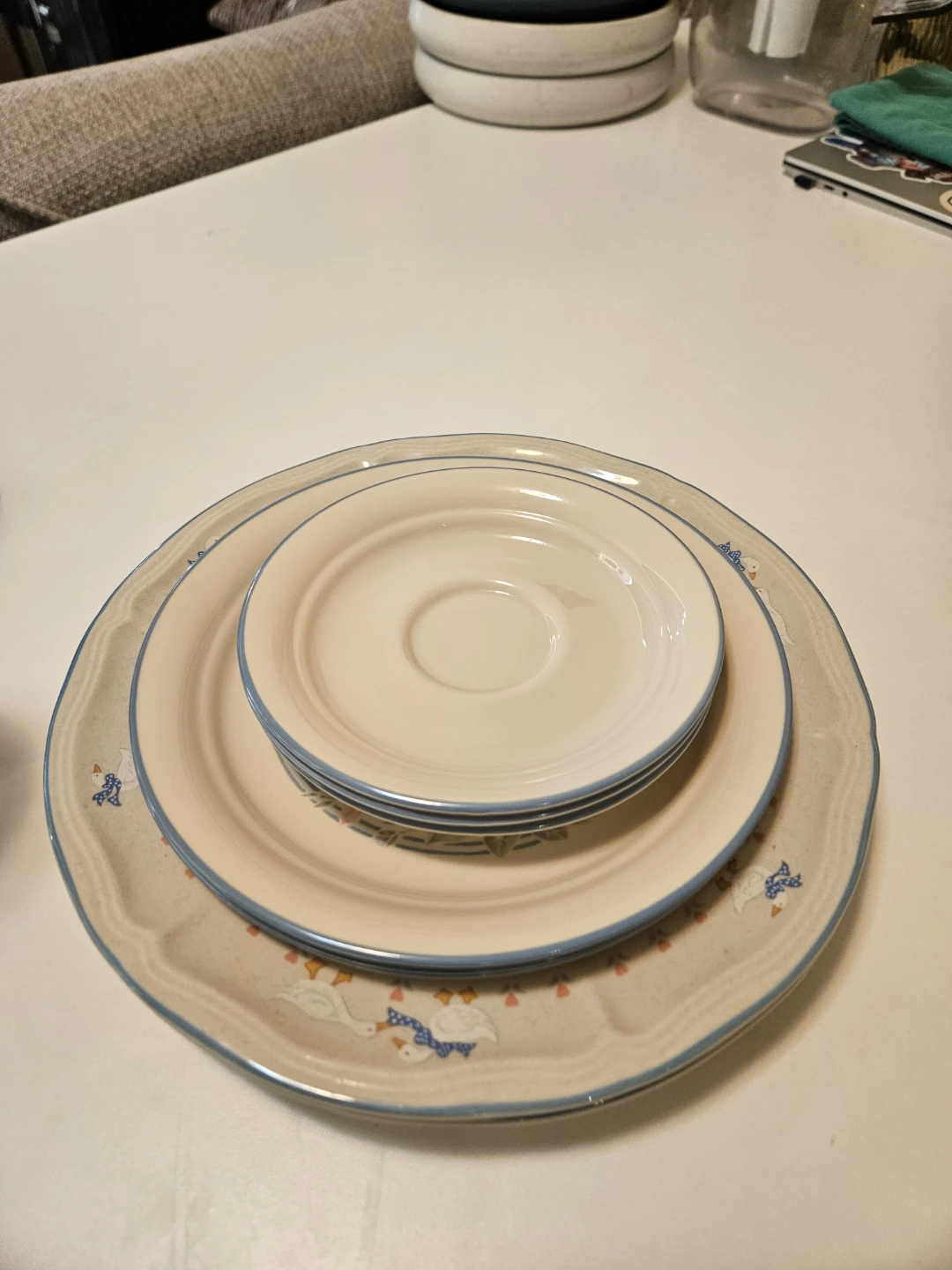 Assorted Vintage Decorative Plates - photo 2