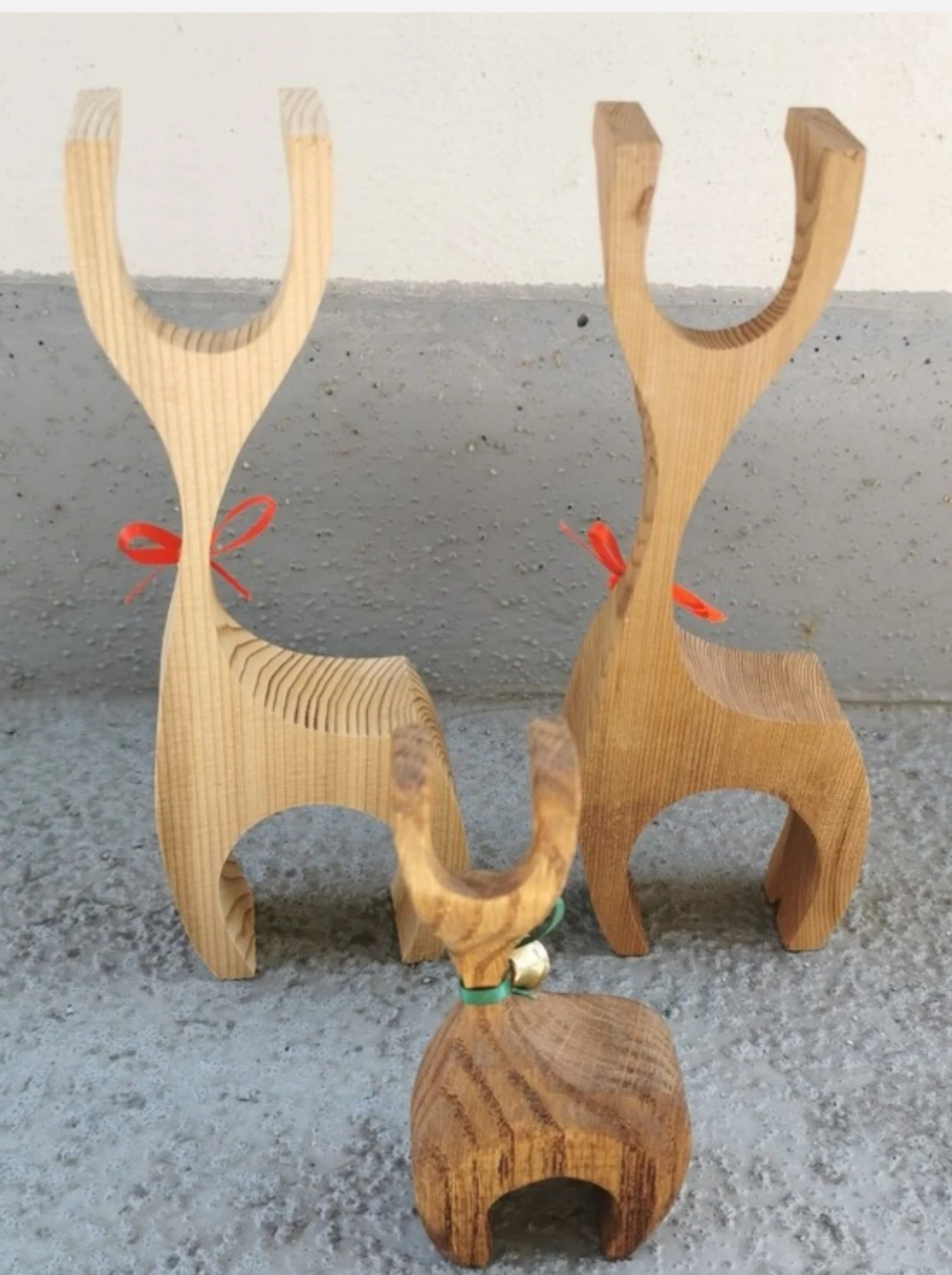 Vintage MCM Scandinavian Style Wooden Reindeers Set of 3 - photo 3