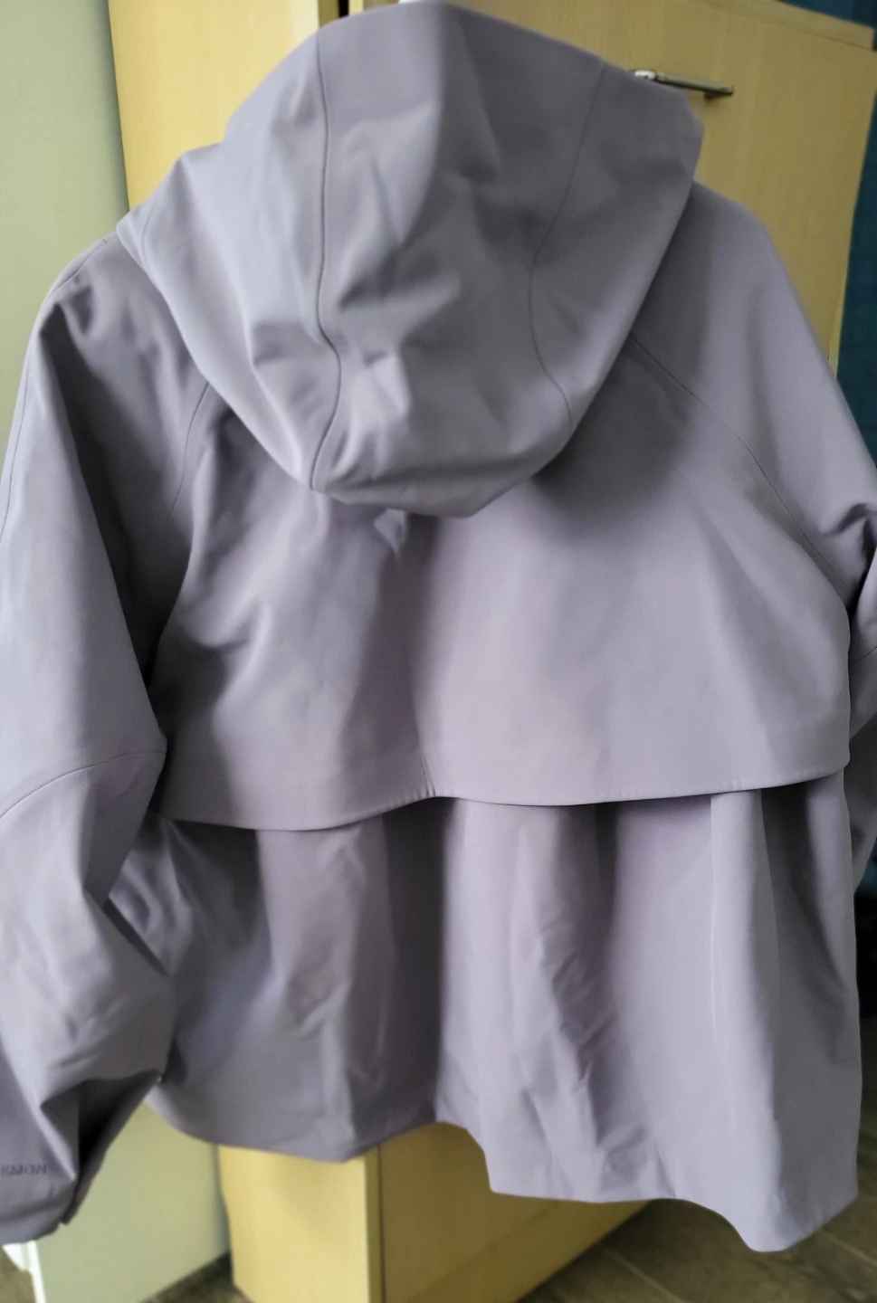 Lululemon Cinch-Back Rain Jacket - photo 4
