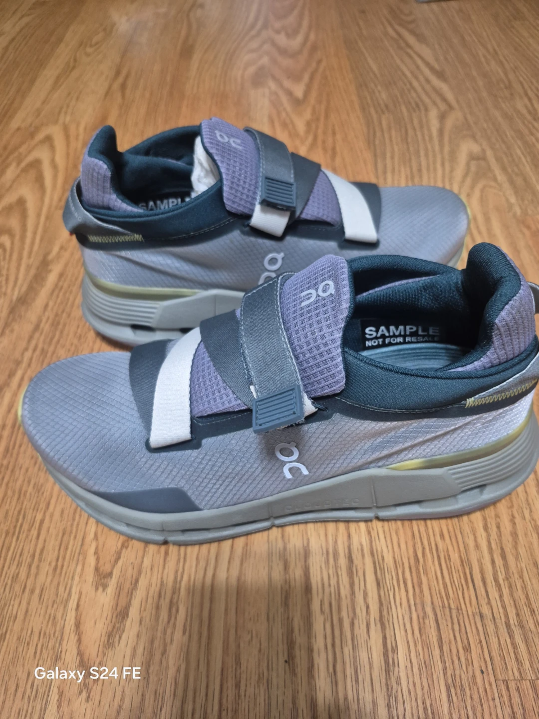 On Running Cloudnova Sample Shoes - photo 2