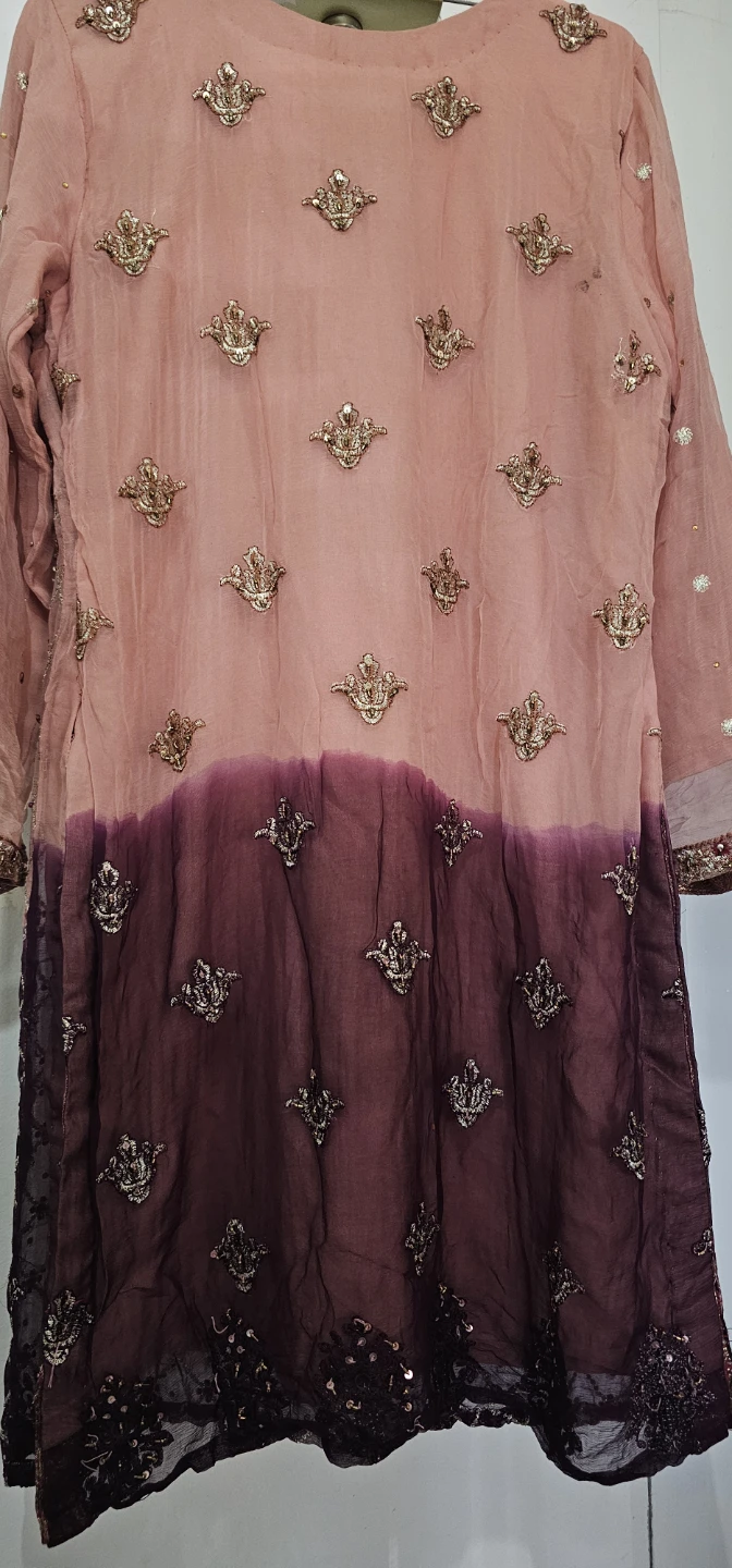 Embroidered Pakistani Salwar Kameez Suit Set - photo 4