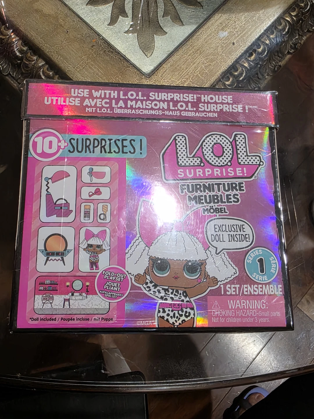 L.O.L. Surprise! Fold-Out Playset - Beauty Salon