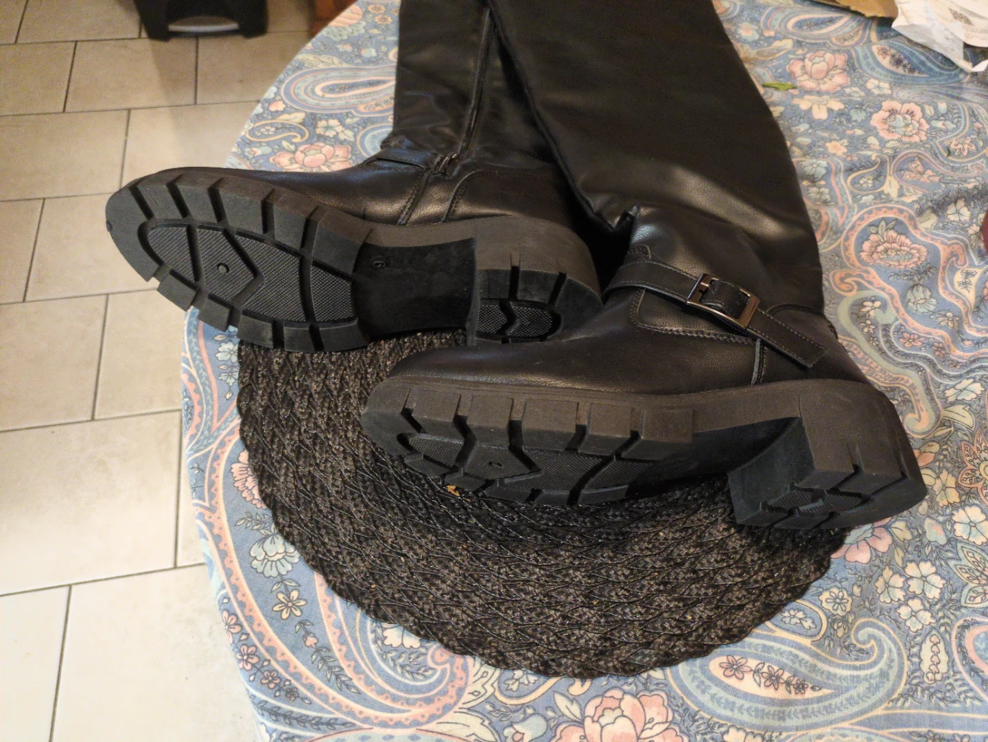 Black Knee-High Boots Size 9 - photo 4