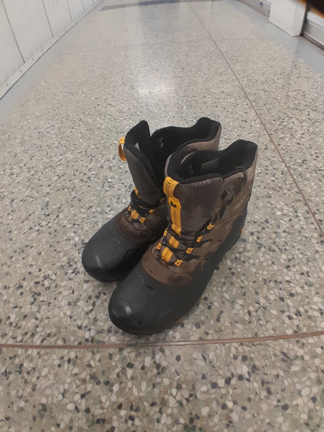 Merrell Hiking Winter Boots Men's Size 11.5 - photo 3