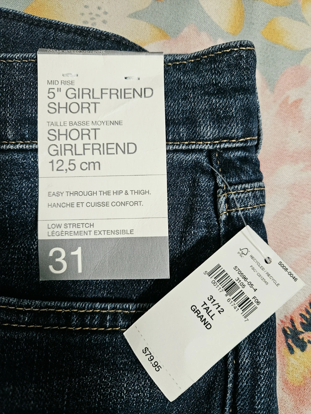Gap 5 Inch Girlfriend Shorts - Size 31 - photo 2