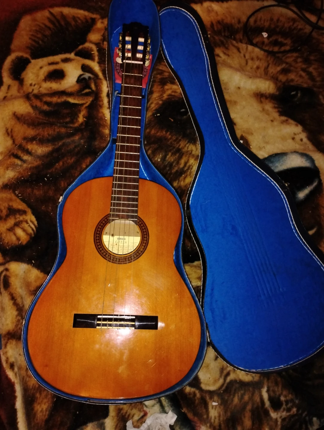 Yamaha G-228 Classical Guitar with Hard Case - photo 2