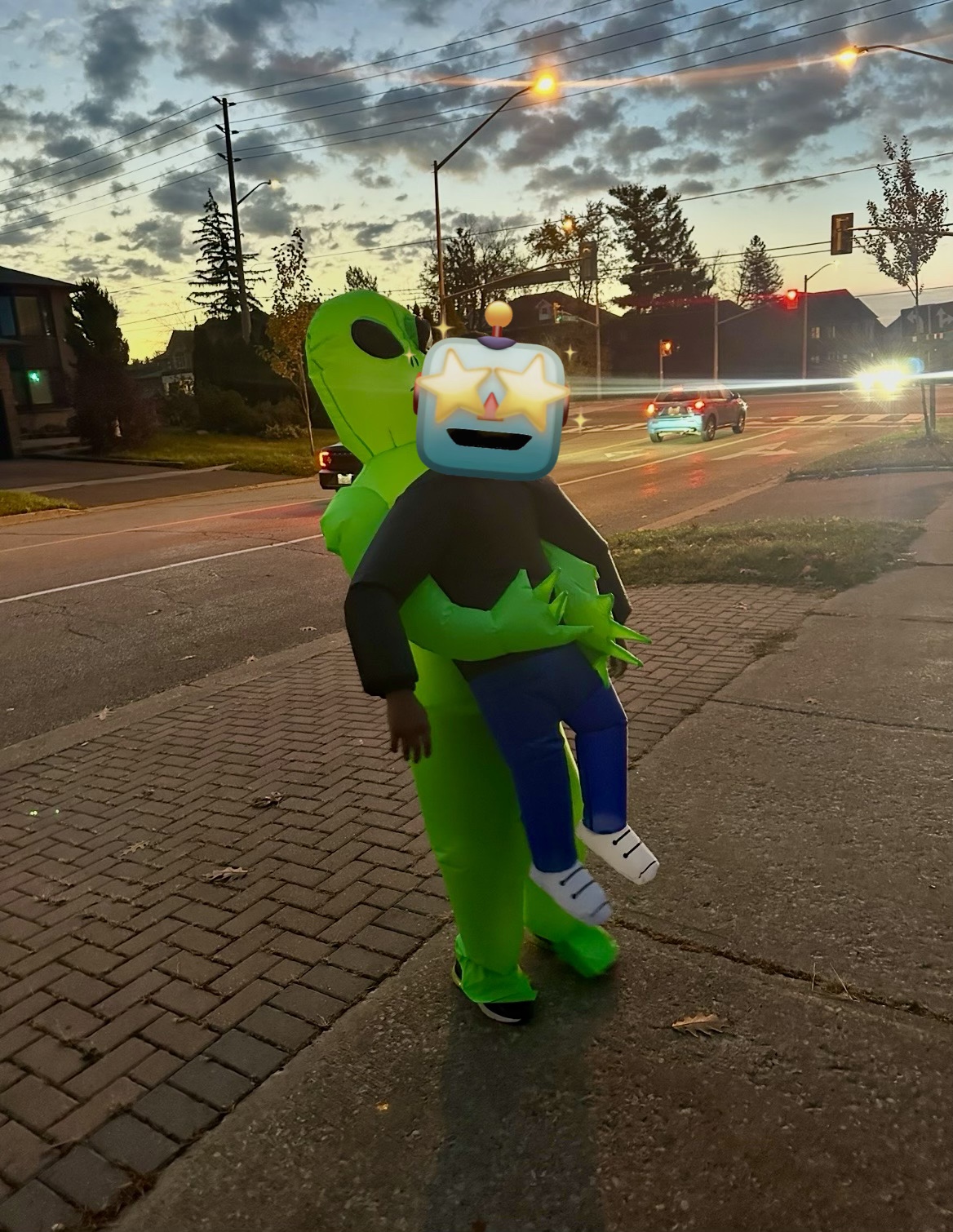 Halloween costume! Inflatable Alien! Age 6-12