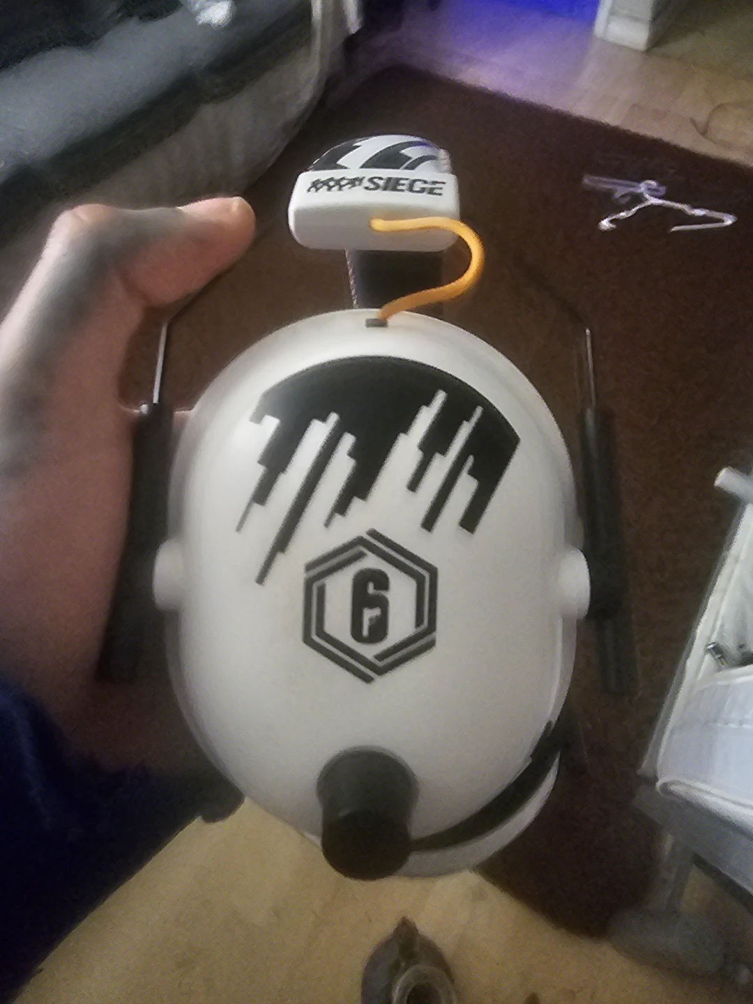 Razer BlackShark V2 Pro Rainbow Six Siege Edition - photo 2