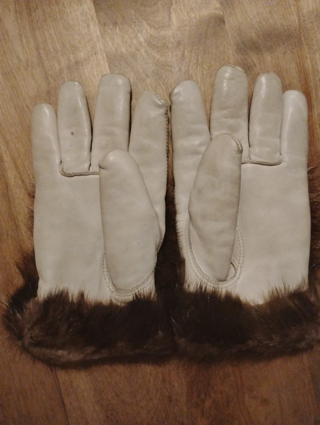 Beaded Leather Winter Gloves with Fur Trim - photo 3