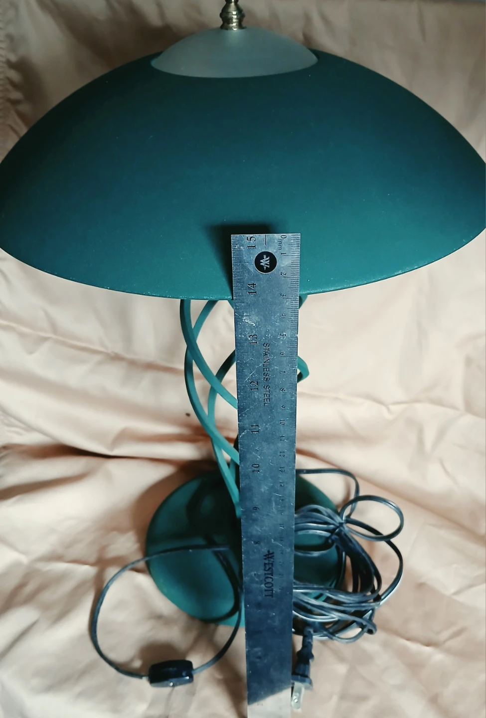 Green Spiral Metal Table Lamp - photo 2