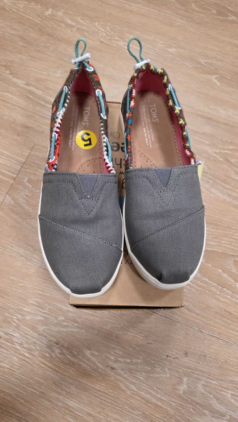 TOMS Bimini Stripe Knit Shoes Size 5