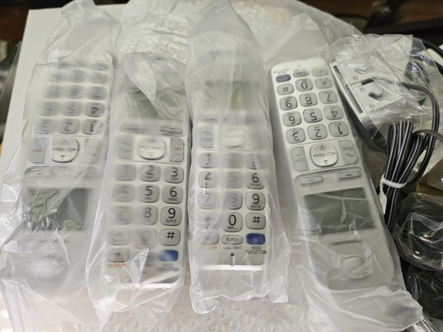 No base station- New 5 Panasonic KX-TG465C Cordless Phones - photo 2