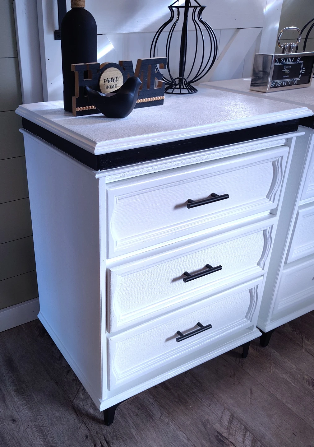 Set of Two Painted Wooden Nightstands /Dressers - photo 3