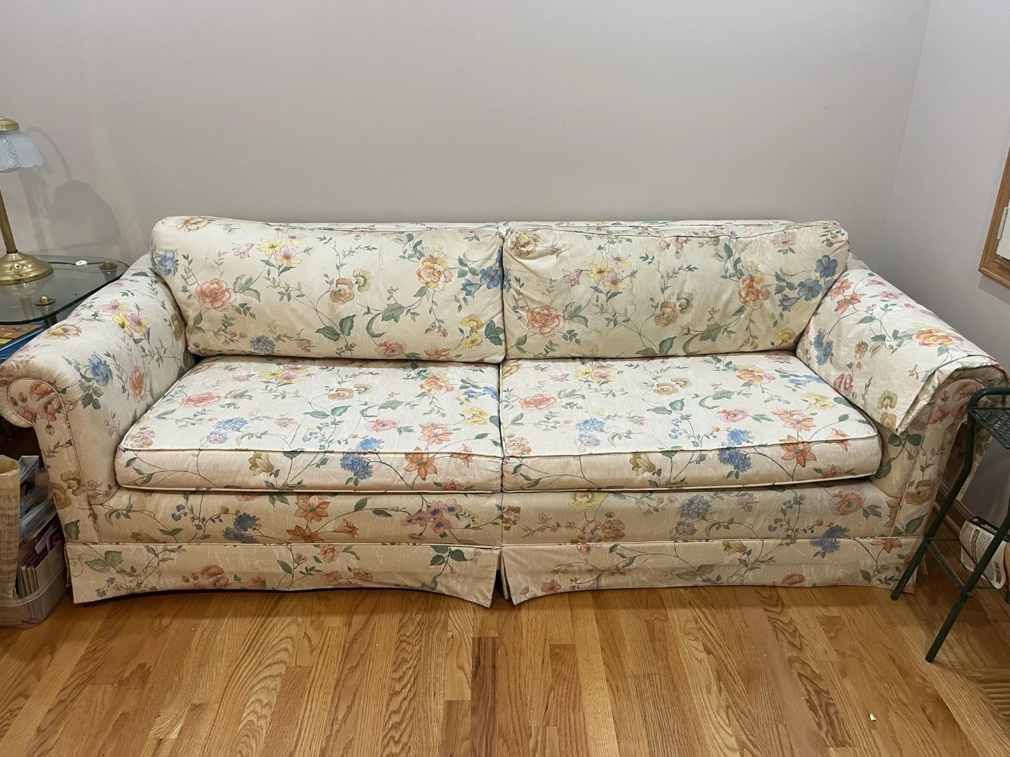 Floral pattern sofa - sofabed