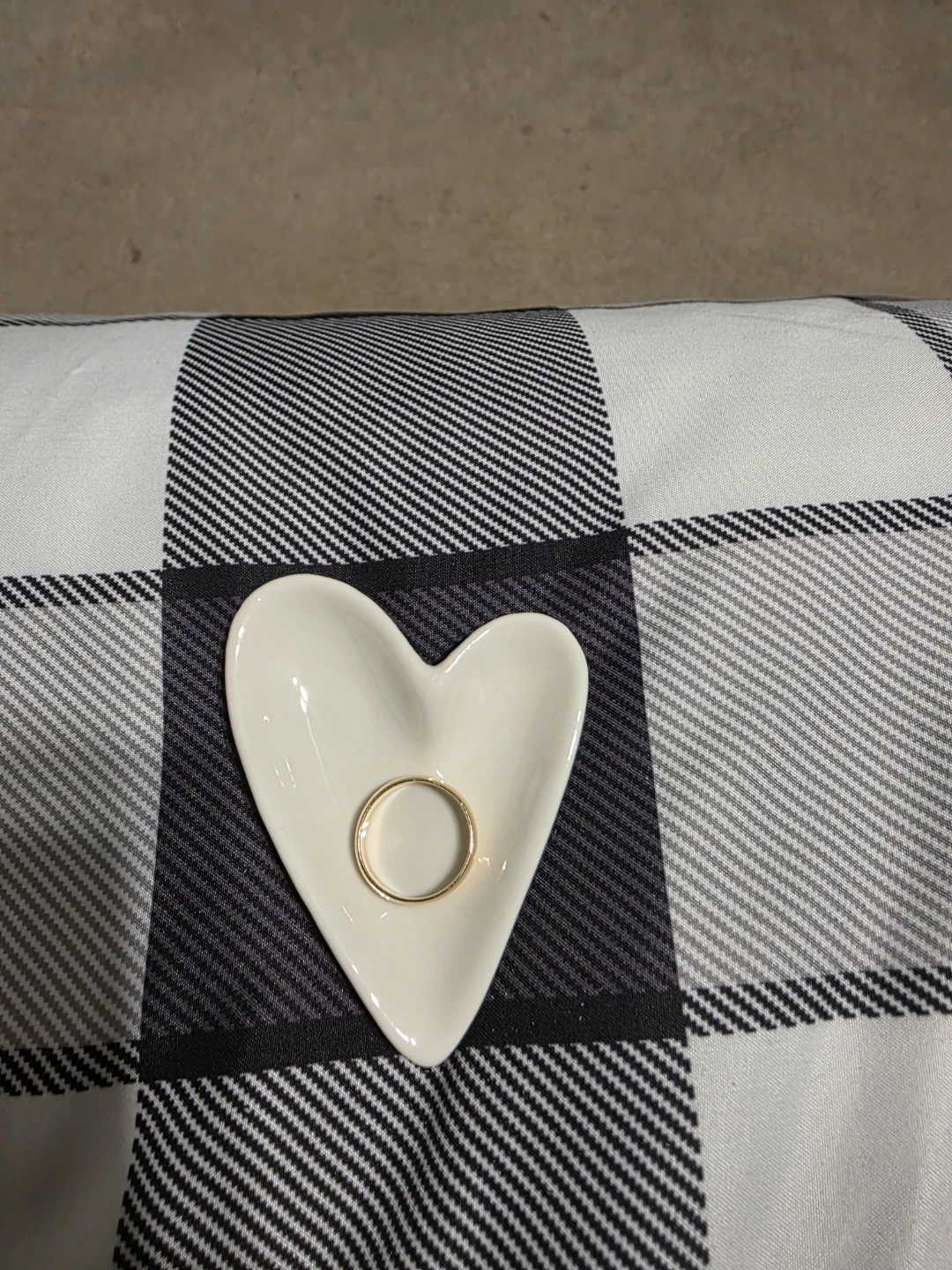 Heart-shaped ring dish - photo 3