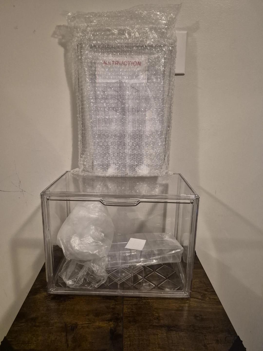 Gudemay Clear Acrylic Display Case with Risers - photo 2