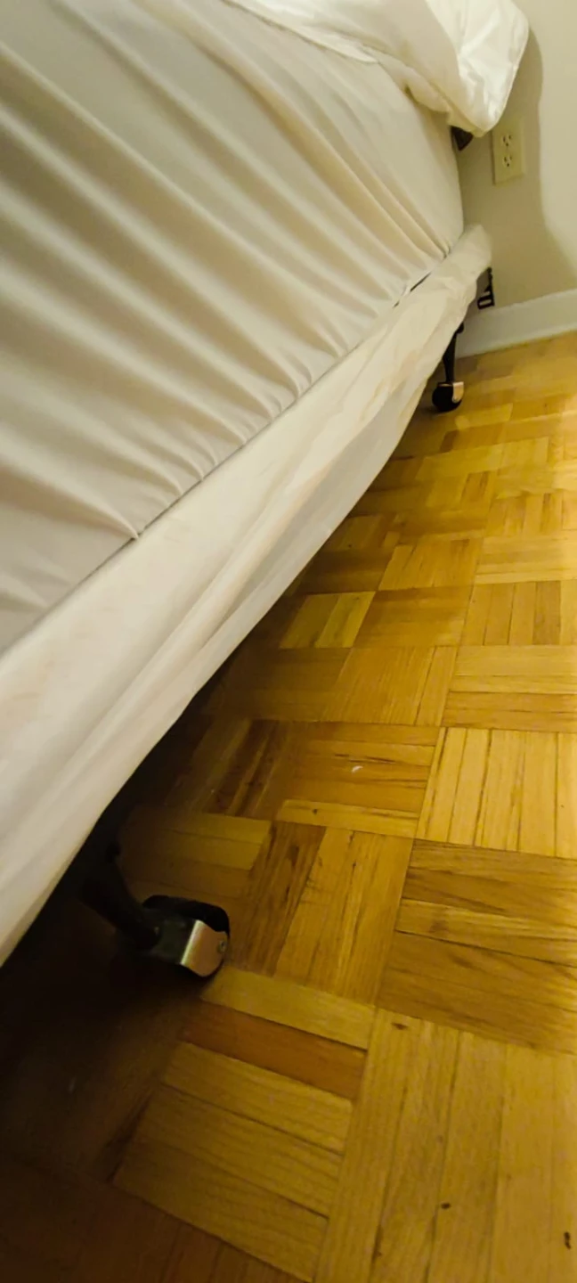 King Size Mattress + 2-Piece Rolling Base - photo 3
