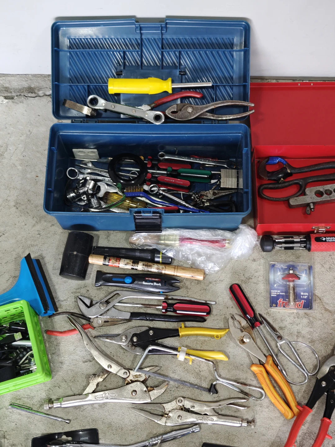 Huge Hand Tool Lot w/ Toolboxes - photo 3